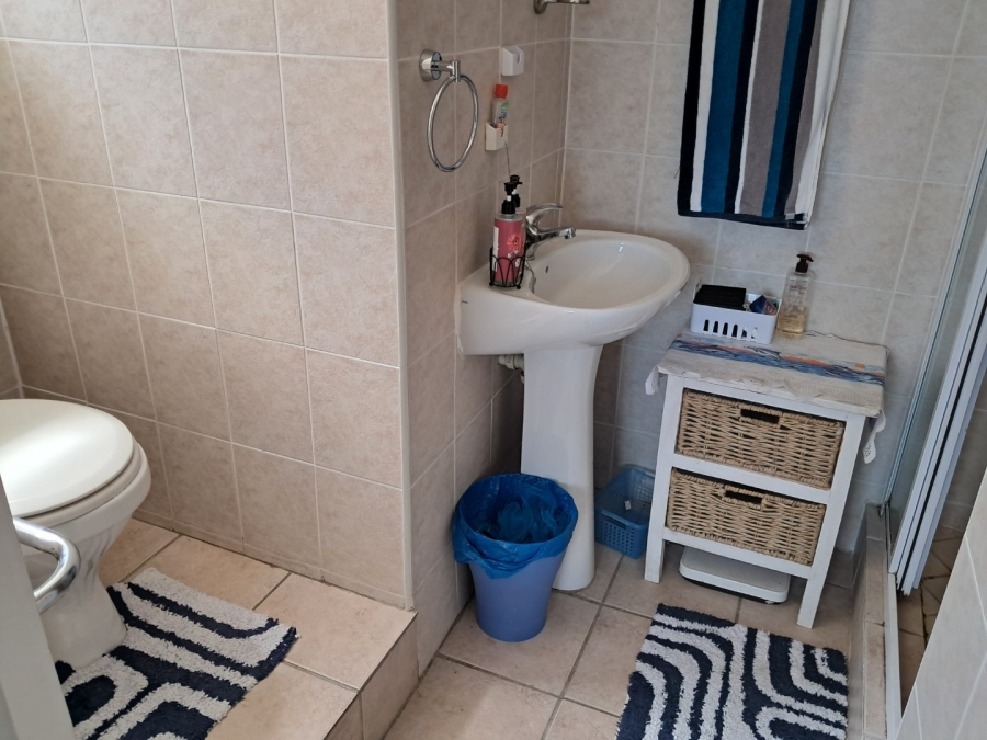 2 Bedroom Property for Sale in Admirals Park Western Cape